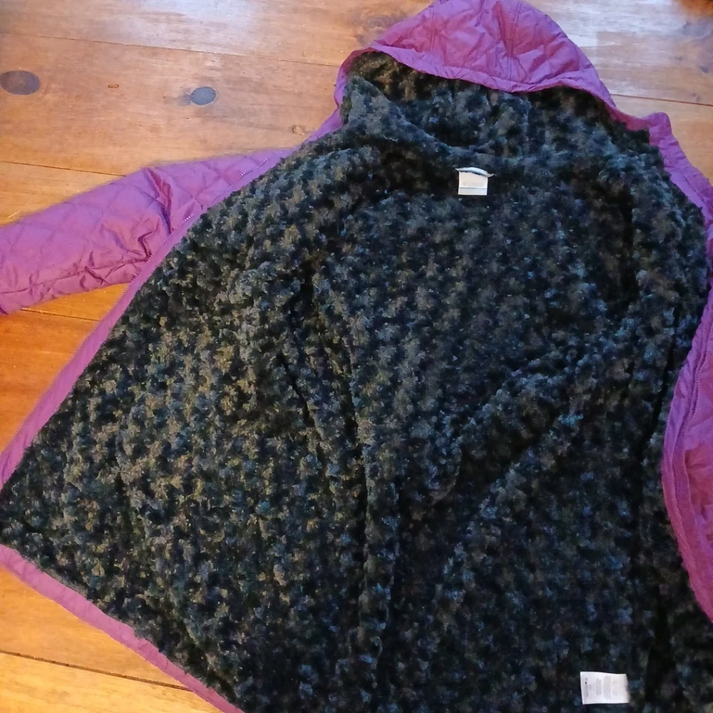Columbia Women’s Heavy Parka XLarge  Purple Hood  Faux Fur Lining. - Picture 5 of 9